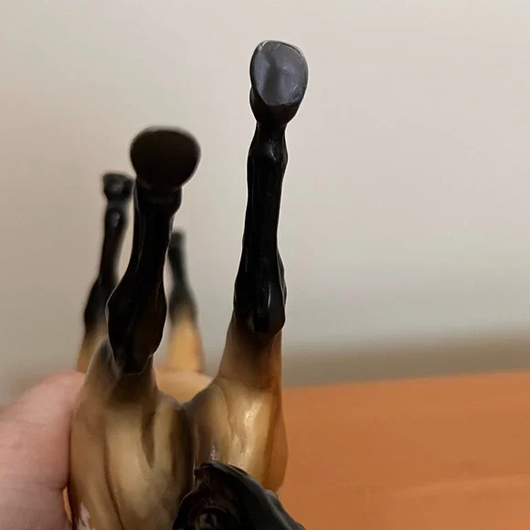 Breyer Brown and Black Horse Action Figure - Picture 6 of 10